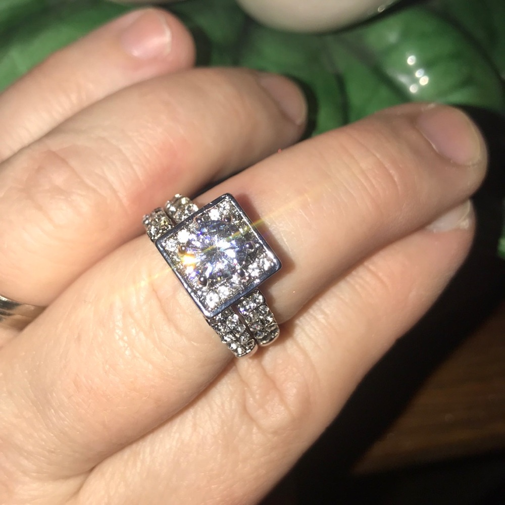 Beautiful sterling silver wedding set